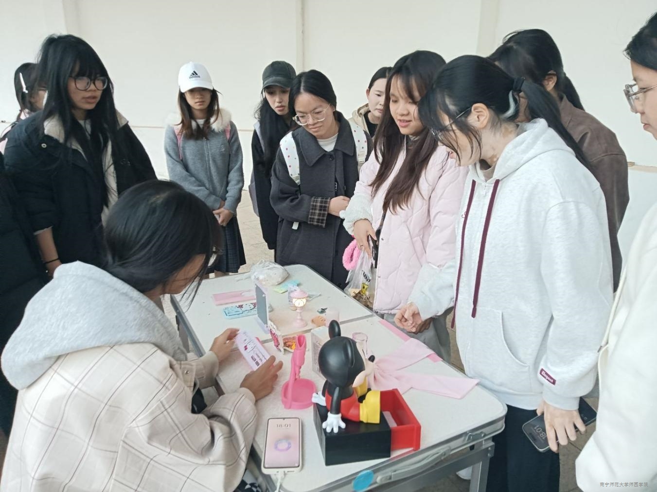 经管系开展跳蚤市场活动