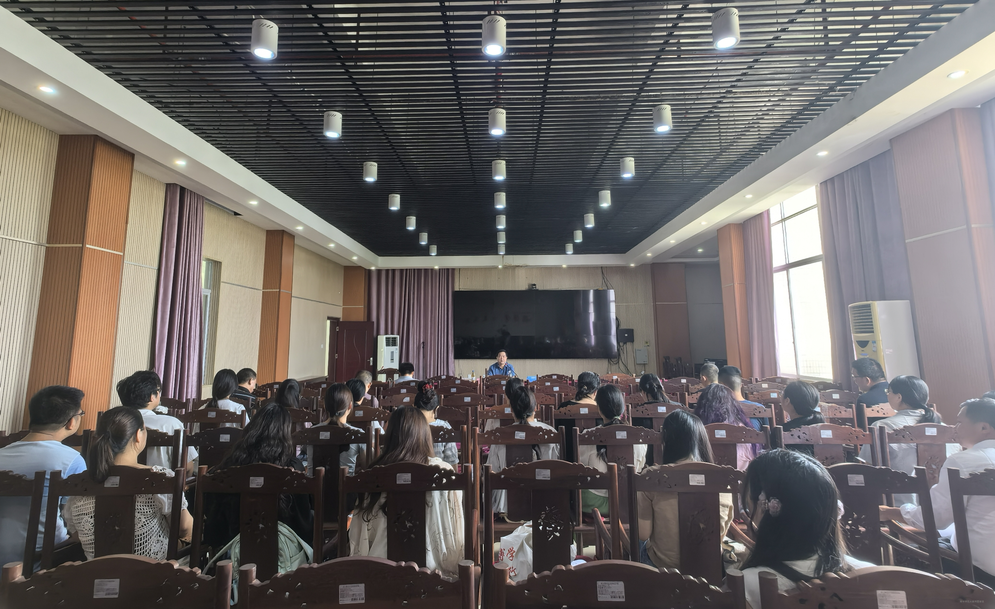 我校召开暑期毕业生就业专班工作推进会